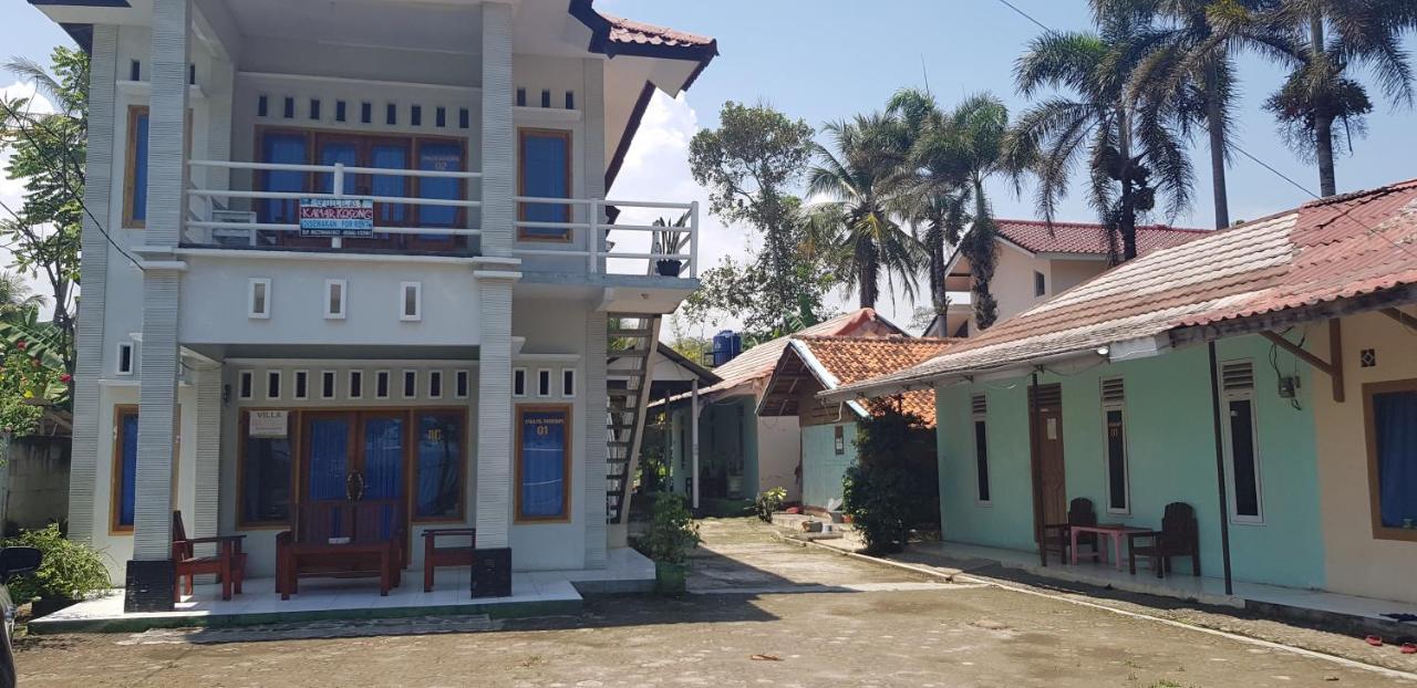 SPOT ON 90018 Villa Zane Reynold Karanghawu Esterno foto