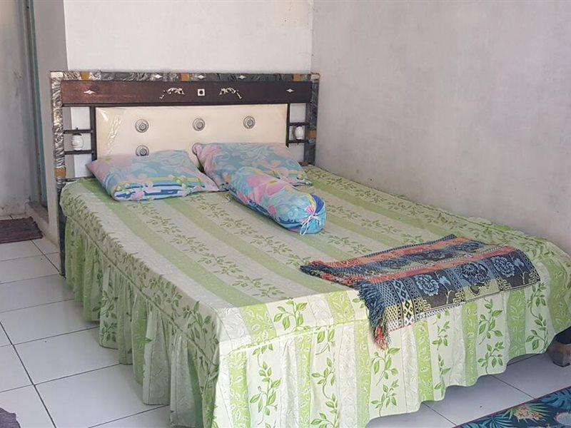 SPOT ON 90018 Villa Zane Reynold Karanghawu Esterno foto